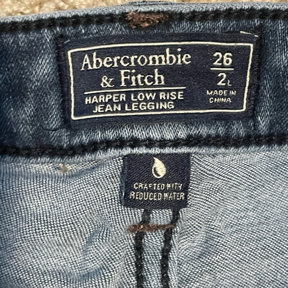 Abercrombie & Fitch Women’s Harper Low Rise Jean Legging Size 26/2 L - Picture 2 of 3